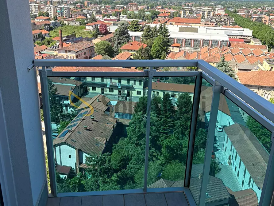 Immagine 28 di Quadrilocale in affitto  a Busto Arsizio