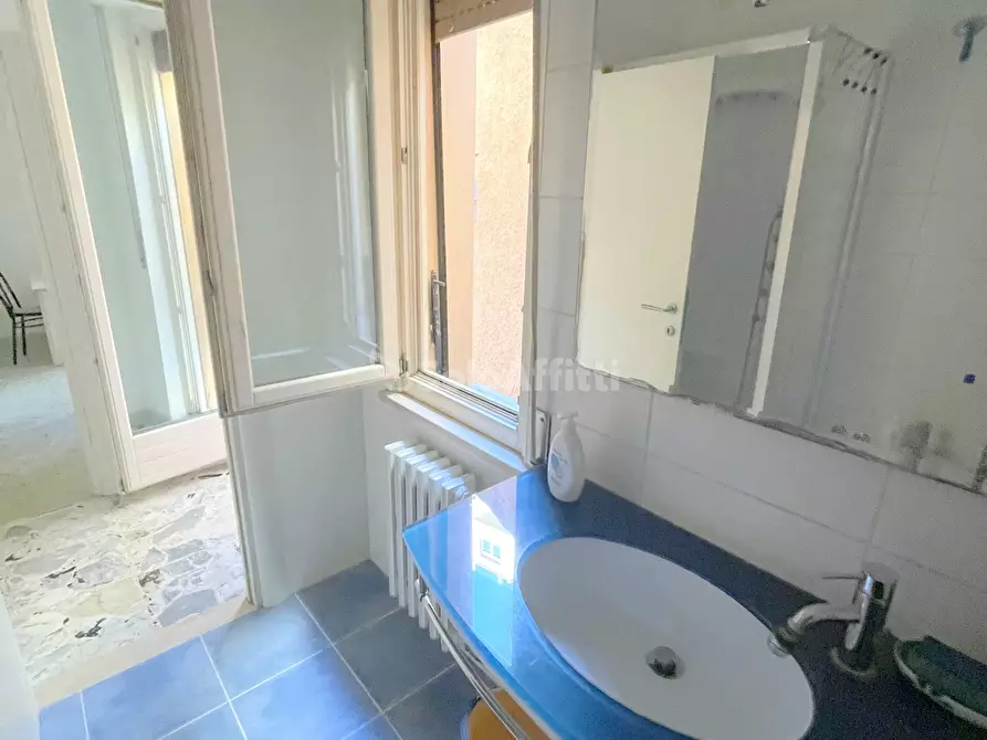 Immagine 12 di Trilocale in affitto  a Osimo