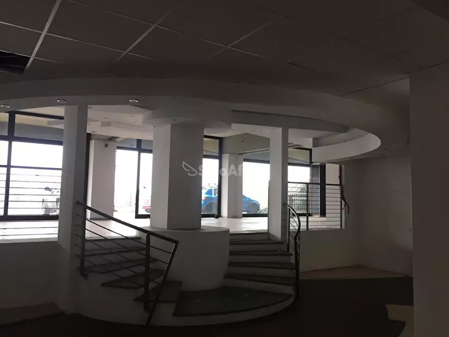 Immagine 3 di Locale commerciale in affitto  in Strada Cambiano 220 a Chieri