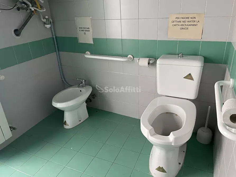 Immagine 45 di Locale commerciale in affitto  in Piazza Baracca 18 a Buscate