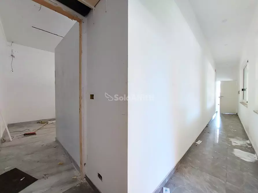 Immagine 14 di Locale commerciale in affitto  in Viale della Pesca a Fiumicino