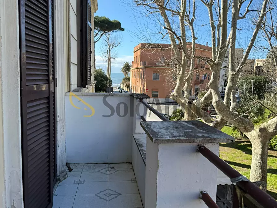 Immagine 10 di Quadrilocale in affitto  in Piazza 1° Maggio a Anzio