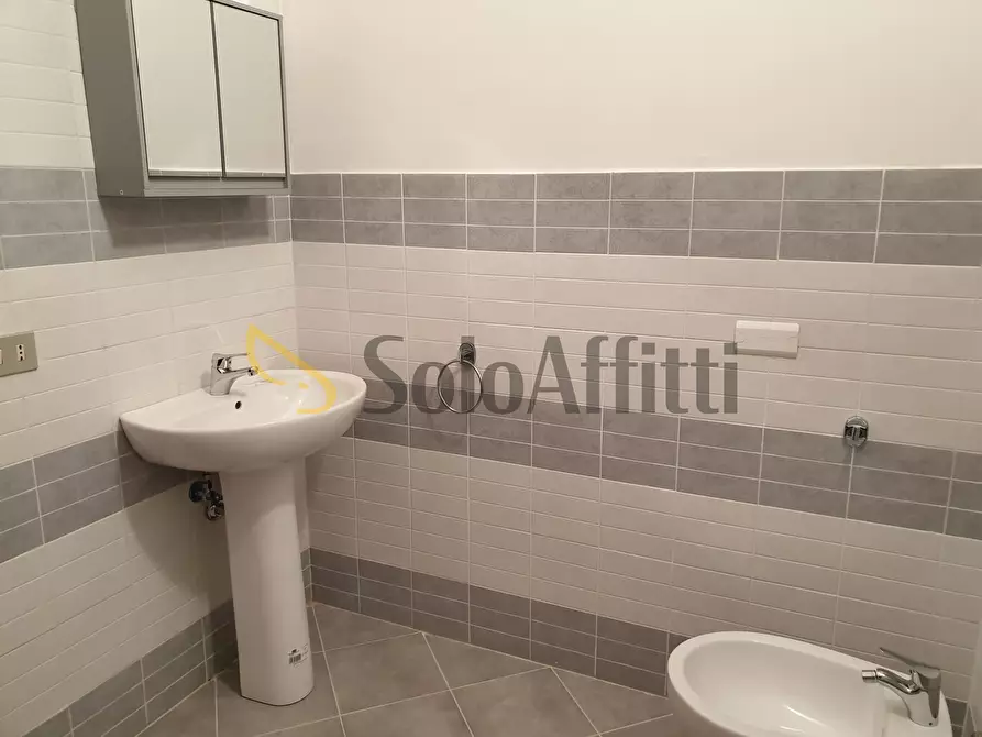 Immagine 24 di Pentalocale in affitto  a Catanzaro