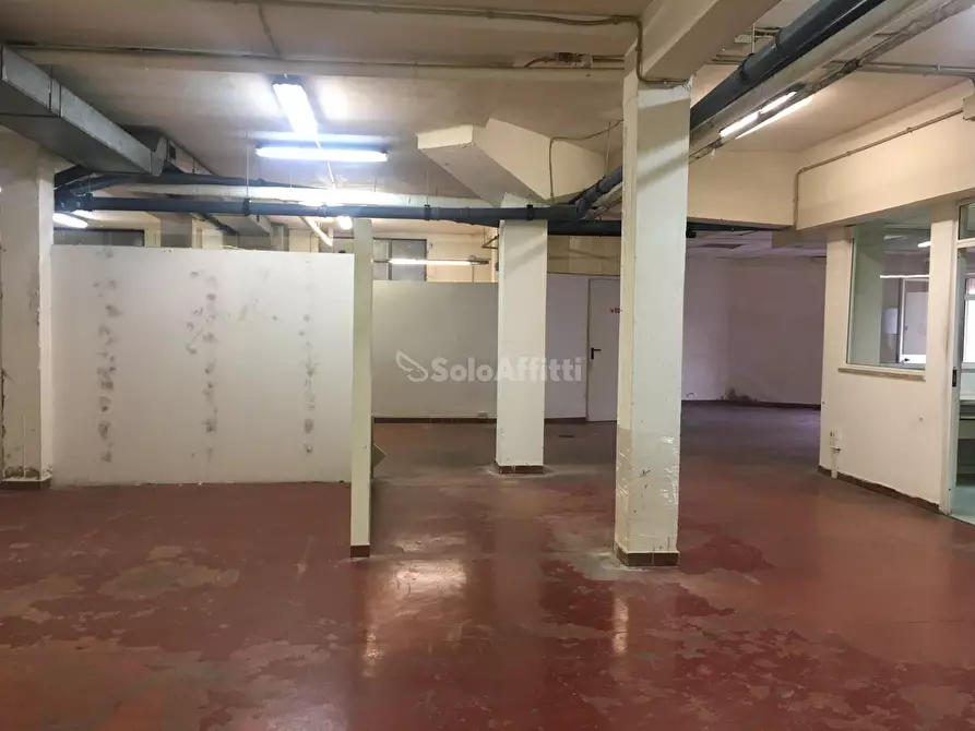 Immagine 21 di Magazzino in affitto  in via degli Estensi 191 a Roma