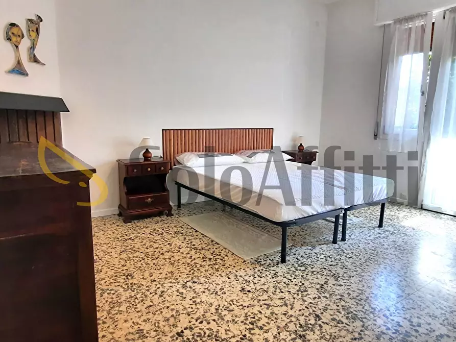 Immagine 5 di Pentalocale in affitto  a Carpi