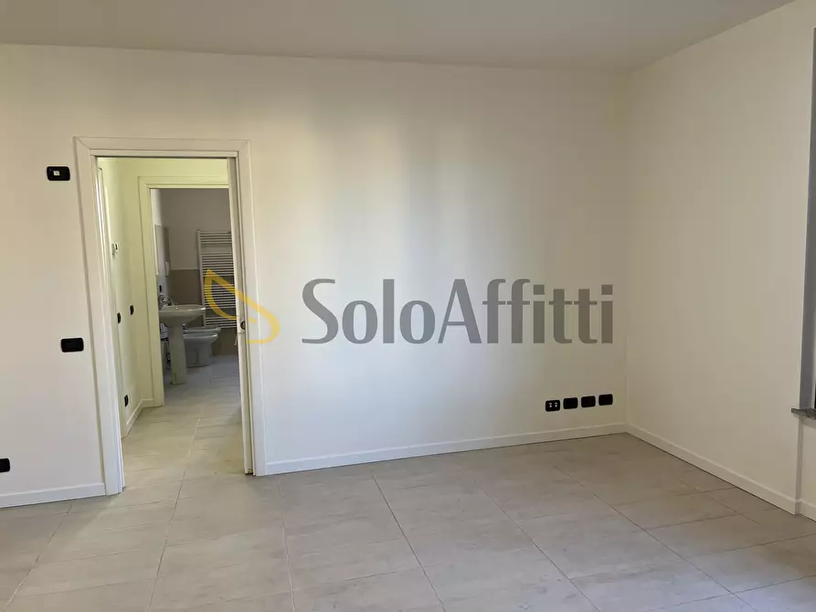 Immagine 7 di Trilocale in affitto  a Rovellasca