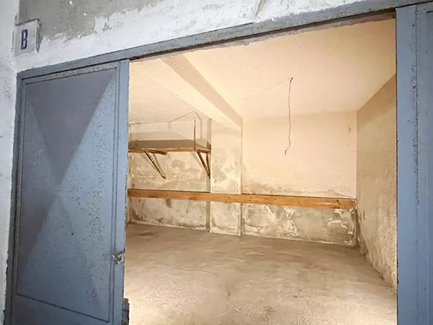 Immagine 3 di Garage in vendita  a Mascalucia