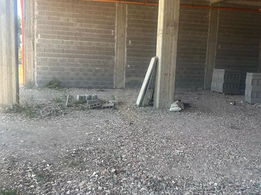 Immagine 4 di Magazzino in vendita  a Belpasso