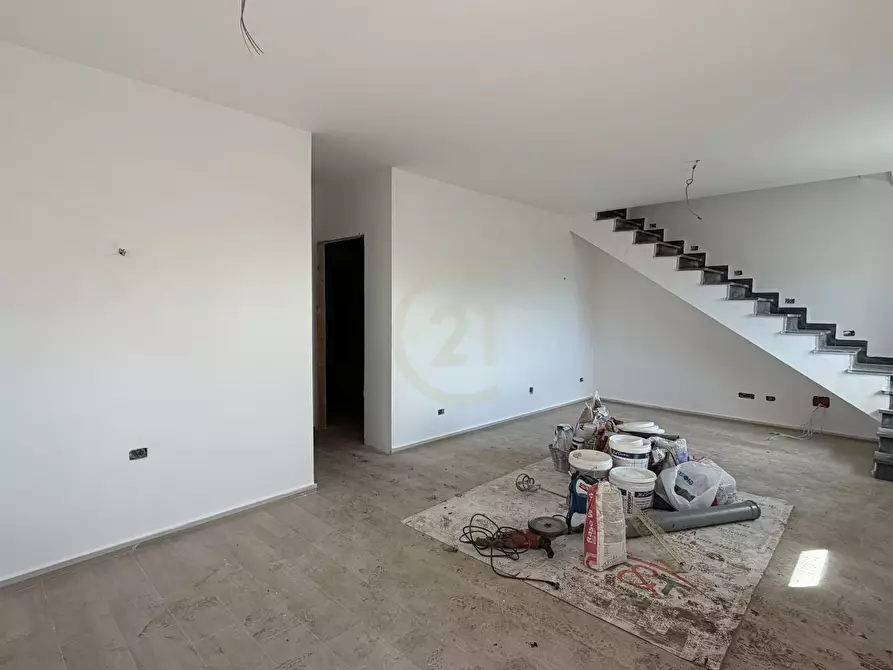 Immagine 7 di Villa in vendita  in Via Messina sn a San Pietro Clarenza