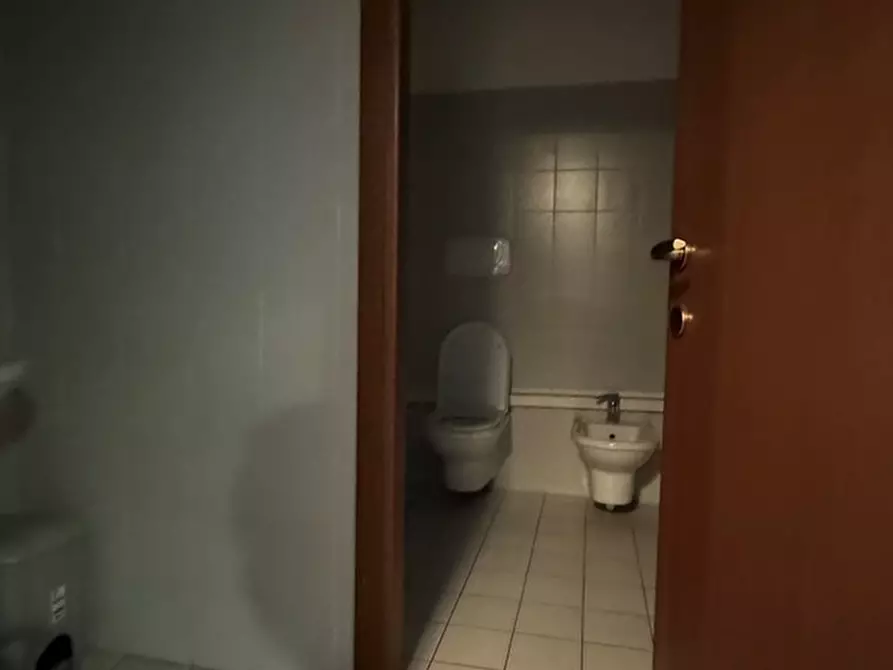 Immagine 17 di Attività commerciale in vendita  in Via La Spezia 32 a Collecchio