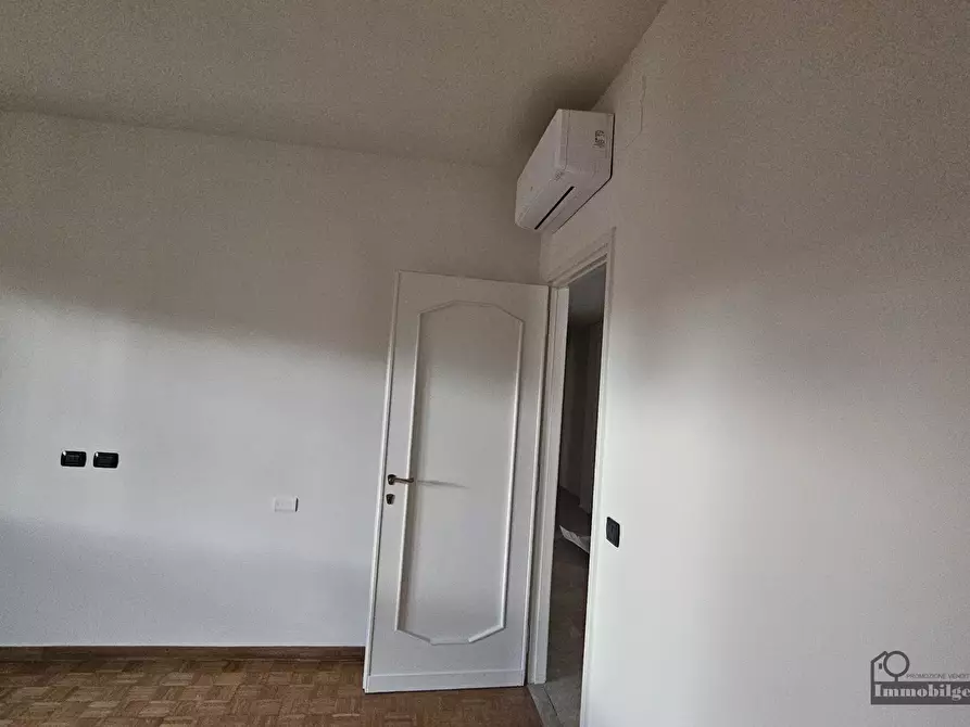 Immagine 37 di Quadrilocale in affitto  in Via Carlo Innocenzo Frugoni 15 a Parma