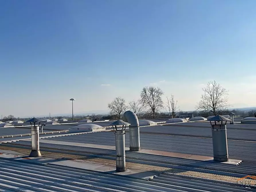 Immagine 4 di Attività artigianale in vendita  a Parma