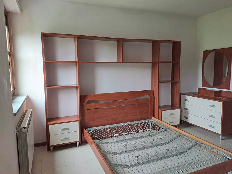 Immagine 9 di Bilocale in vendita  in Strada Valle 82 a Medesano