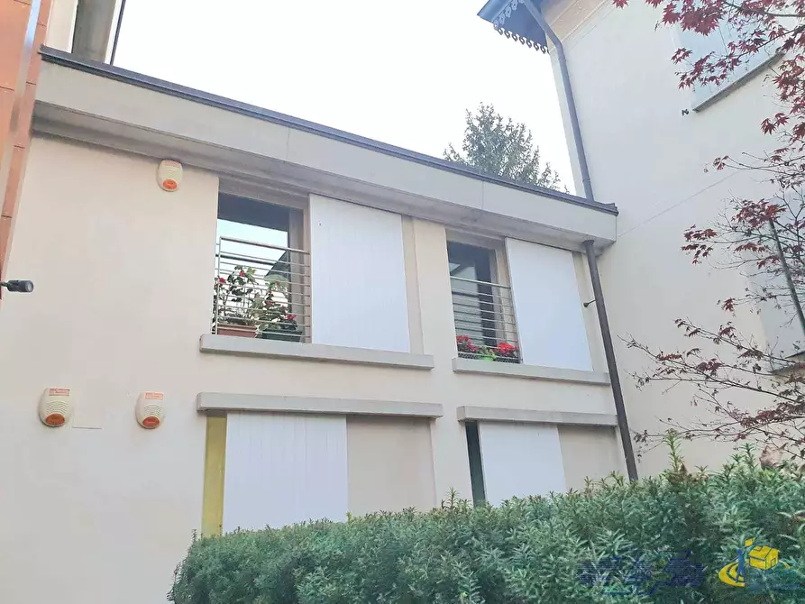 Immagine 40 di Trilocale in vendita  in Via Francesco Cassoli a Reggio Nell'emilia