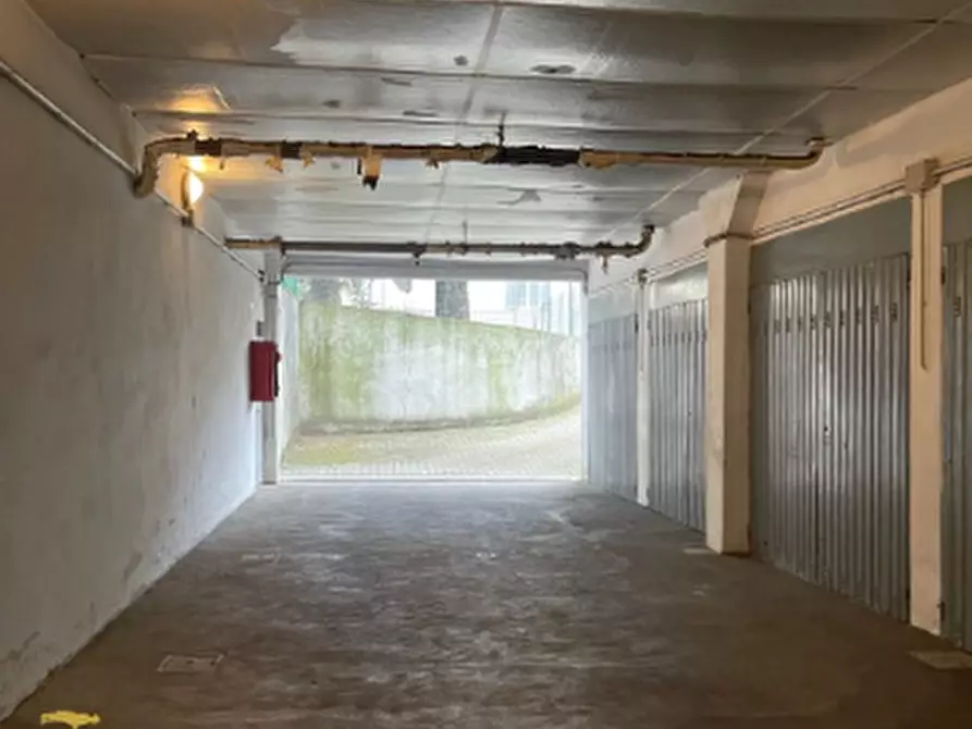 Immagine 4 di Garage in vendita  in Via Giovanni XXIII 17 a Parma