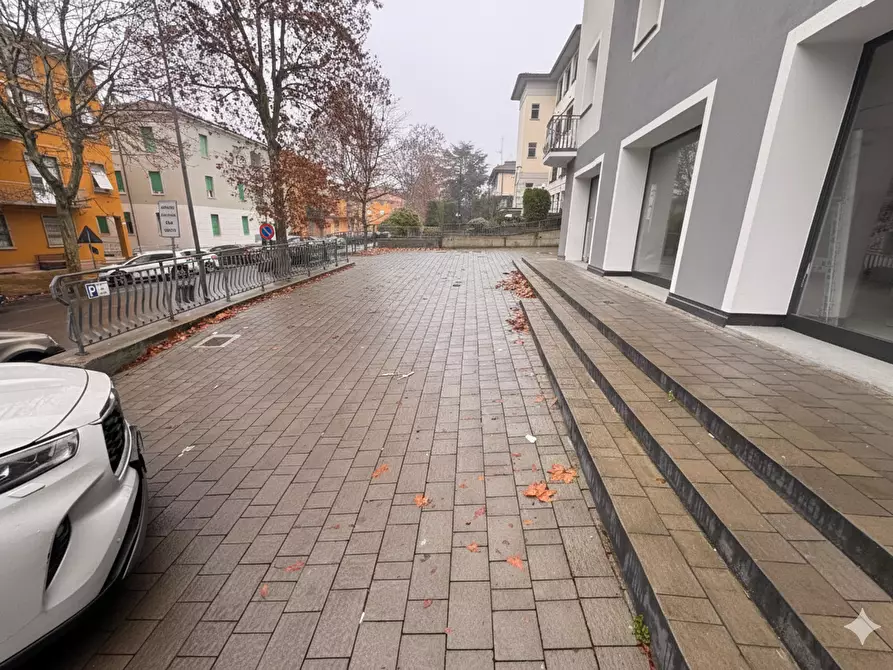 Immagine 4 di Locale commerciale in vendita  in Via XXIV Maggio 25 a Fornovo Di Taro