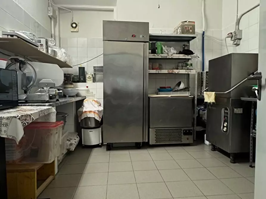 Immagine 31 di Bar / Ristorante in vendita  in Via La Spezia 32 a Collecchio