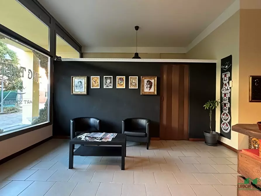 Immagine 4 di Attività commerciale in vendita  in Via La Spezia 32 a Collecchio