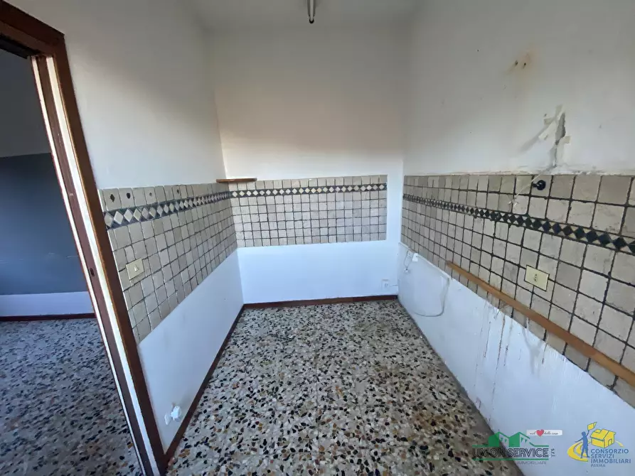 Immagine 8 di Bilocale in vendita  in Via Partigiani D'Italia 7 a Fornovo Di Taro