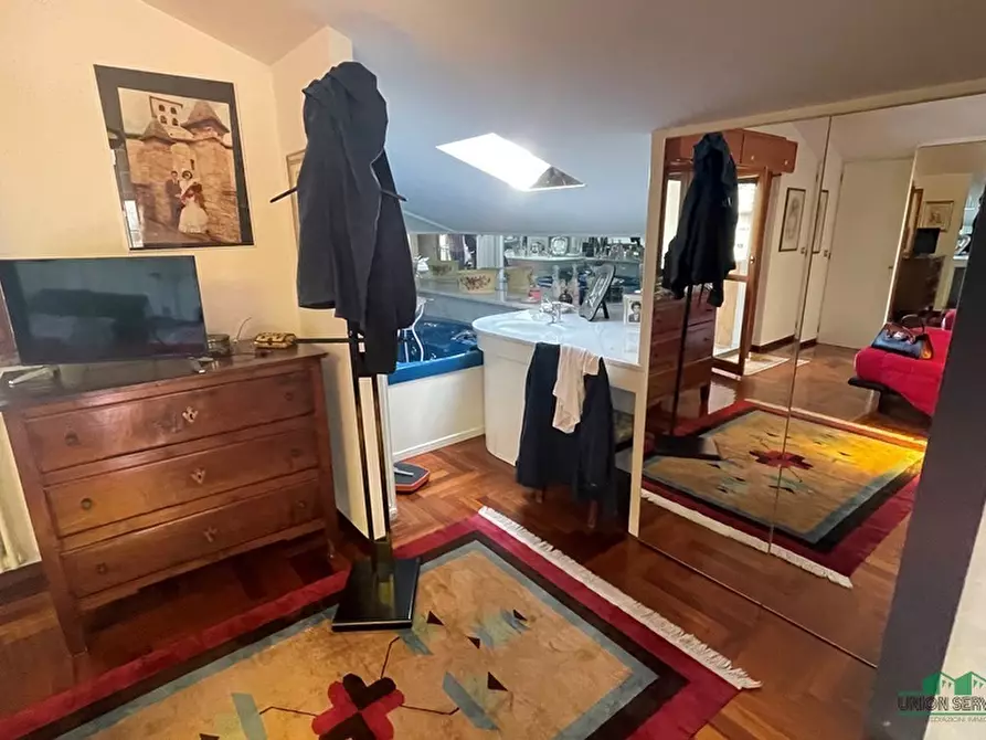 Immagine 25 di Quadrilocale in vendita  in Strada Comunale Farnese 48 a Parma