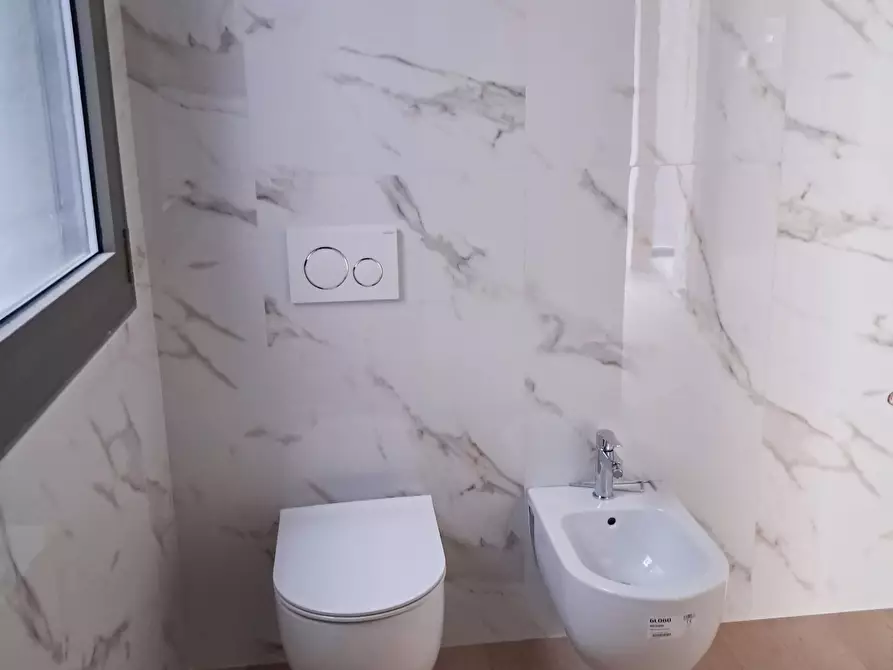 Immagine 24 di Trilocale in vendita  in Borgo delle Grazie 3 a Parma