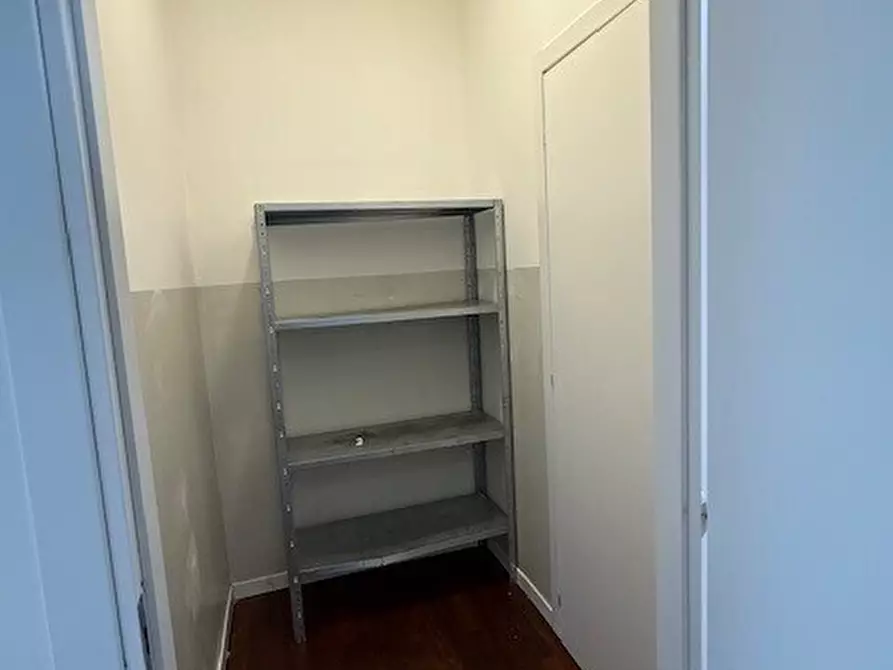 Immagine 12 di Locale commerciale in affitto  in Viale Antonio Gramsci 27A a Parma