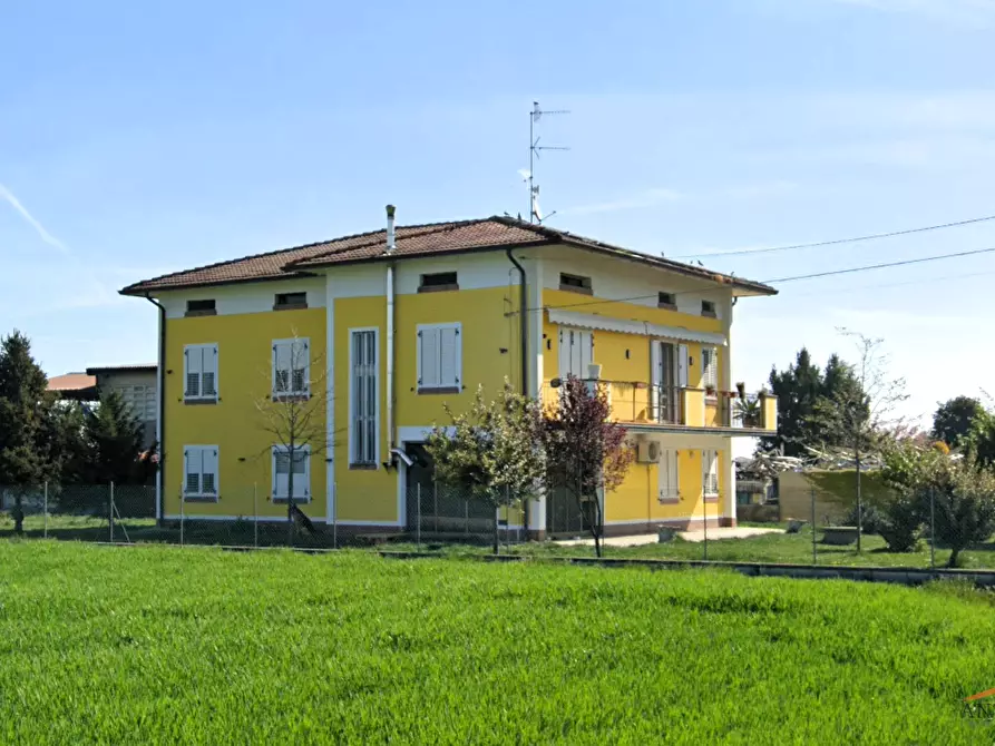 Immagine 4 di Casa bifamiliare in vendita  in Via Cornetole a Poviglio