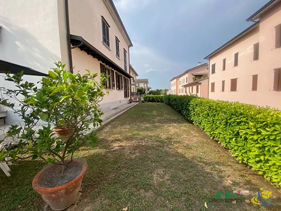 Immagine 10 di Casa bifamiliare in vendita  in Via Pietro Nenni 7/9 a Noceto