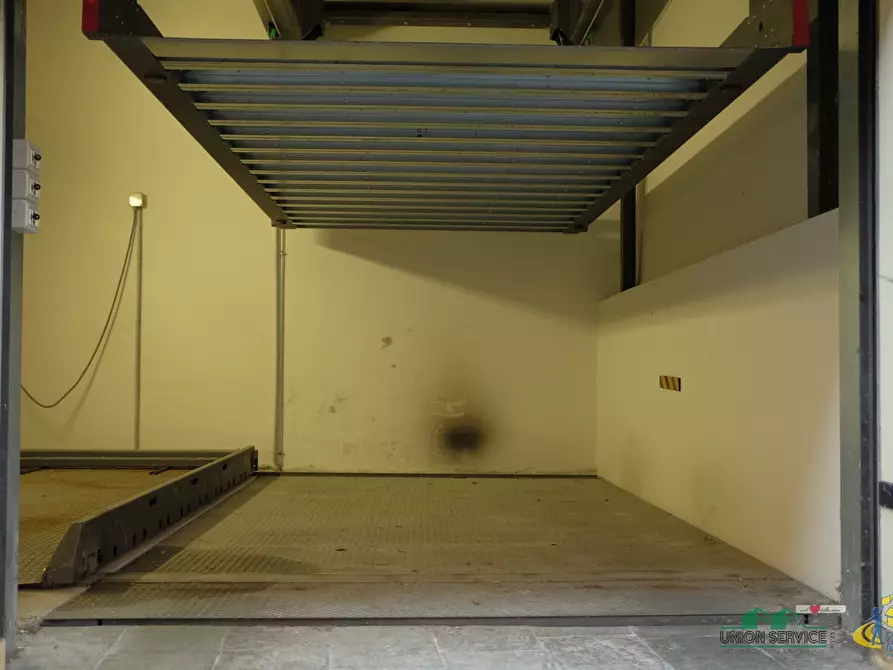 Immagine 4 di Garage in vendita  in Borgo Giambattista Fornovo a Parma