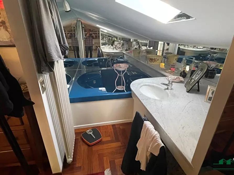 Immagine 26 di Quadrilocale in vendita  in Strada Comunale Farnese 48 a Parma