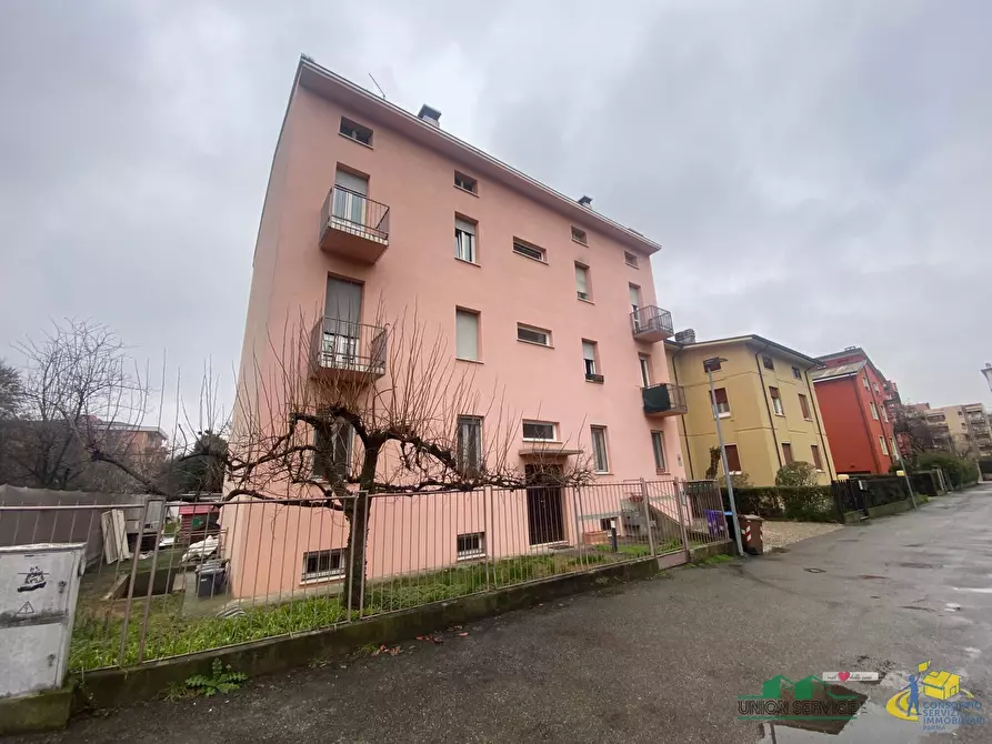 Immagine 5 di Trilocale in vendita  in Via Scarabelli Zunti 18 a Parma