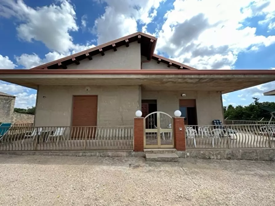 Immagine 1 di Villa in vendita  in Strada Statale a Modica