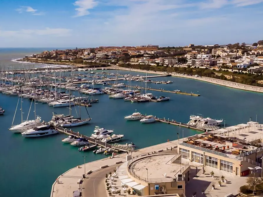 Immagine 1 di Villetta a schiera in vendita  a Ragusa