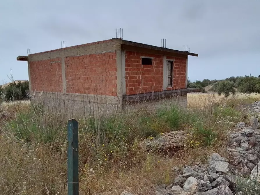 Immagine 9 di Locale commerciale in vendita  a Modica