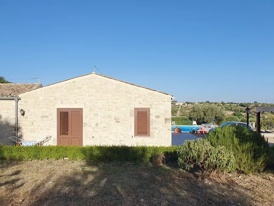 Immagine 21 di Villa in vendita  a Modica