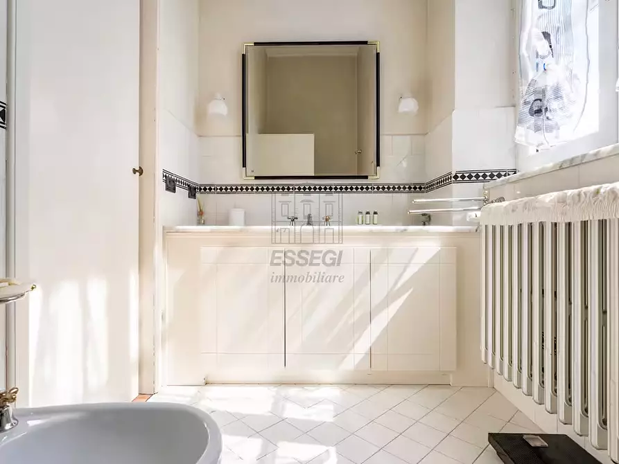 Immagine 9 di Villa in vendita  in Via delle Piagge 1535 a Lucca