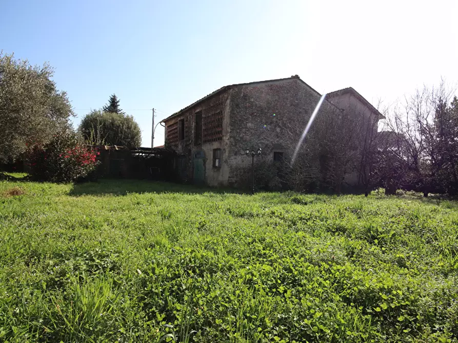Immagine 29 di Rustico / casale in vendita  in via della chiesa di Camigliano, Camigliano 1 a Lucca