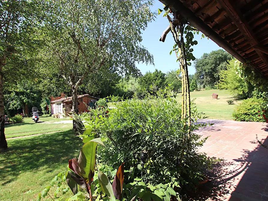 Immagine 60 di Rustico / casale in vendita  in Via della Chiesa di Gragnano a Lucca