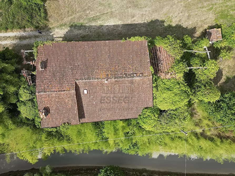 Immagine 4 di Rustico / casale in vendita  in Via del brennero 126 a Lucca