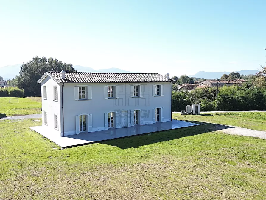 Immagine 39 di Villa in vendita  in Via Don Emilio Angeli a Lucca