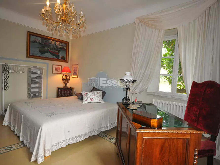 Immagine 40 di Villa in vendita  a Lucca