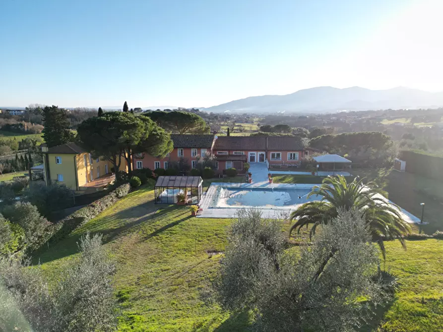 Immagine 47 di Rustico / casale in vendita  in Via di Montecarlo 59 a Lucca