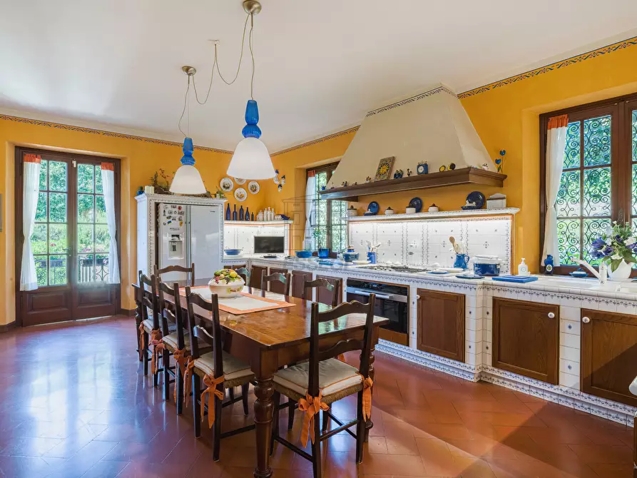 Immagine 18 di Villa in vendita  in Via di santa alessio 168 a Lucca