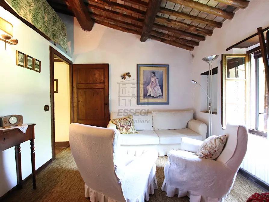 Immagine 87 di Rustico / casale in vendita  in Via della Chiesa di Gragnano a Lucca