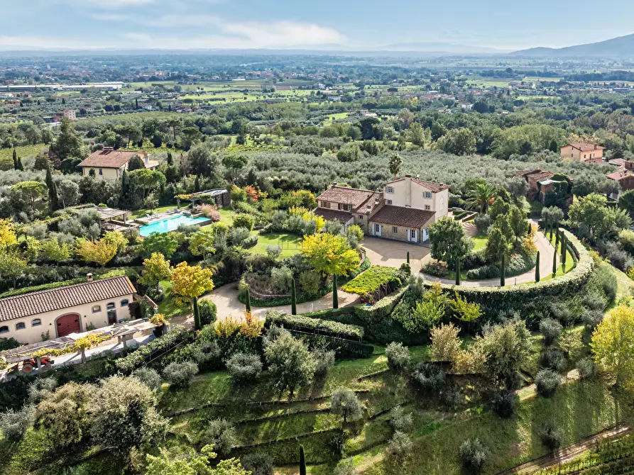 Immagine 5 di Villa in vendita  in via di Montechiari a Montecarlo