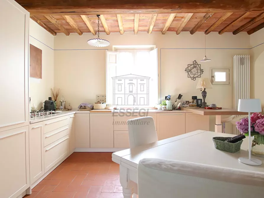 Immagine 17 di Rustico / casale in vendita  a Lucca