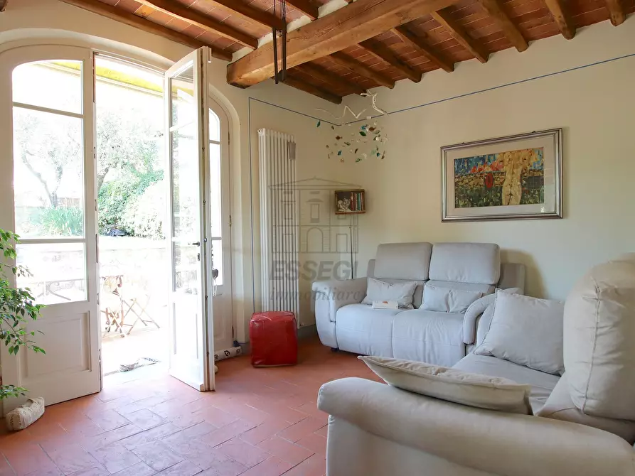 Immagine 21 di Rustico / casale in vendita  a Lucca