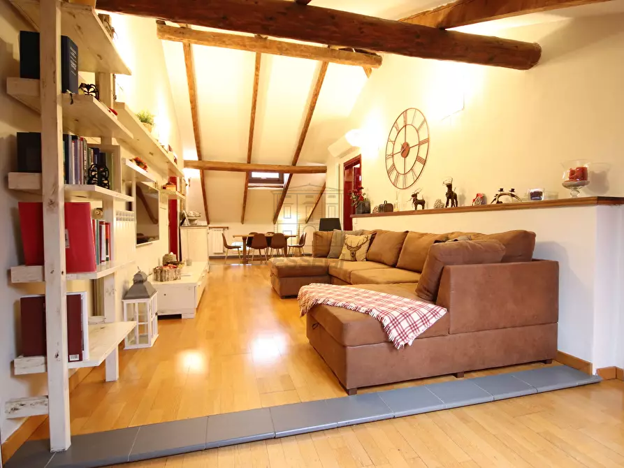 Immagine 10 di Appartamento in affitto  in Viale Pacini 116 a Lucca