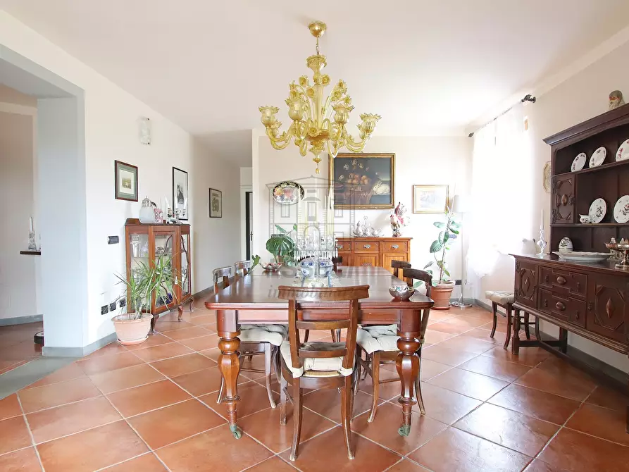 Immagine 9 di Villa in vendita  in Via dei Cotani 211 a Lucca