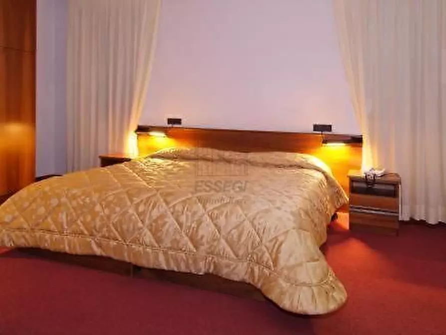 Immagine 8 di Albergo/B&B/Residence in vendita  in Viale Giovanni Pacini 115 a Lucca